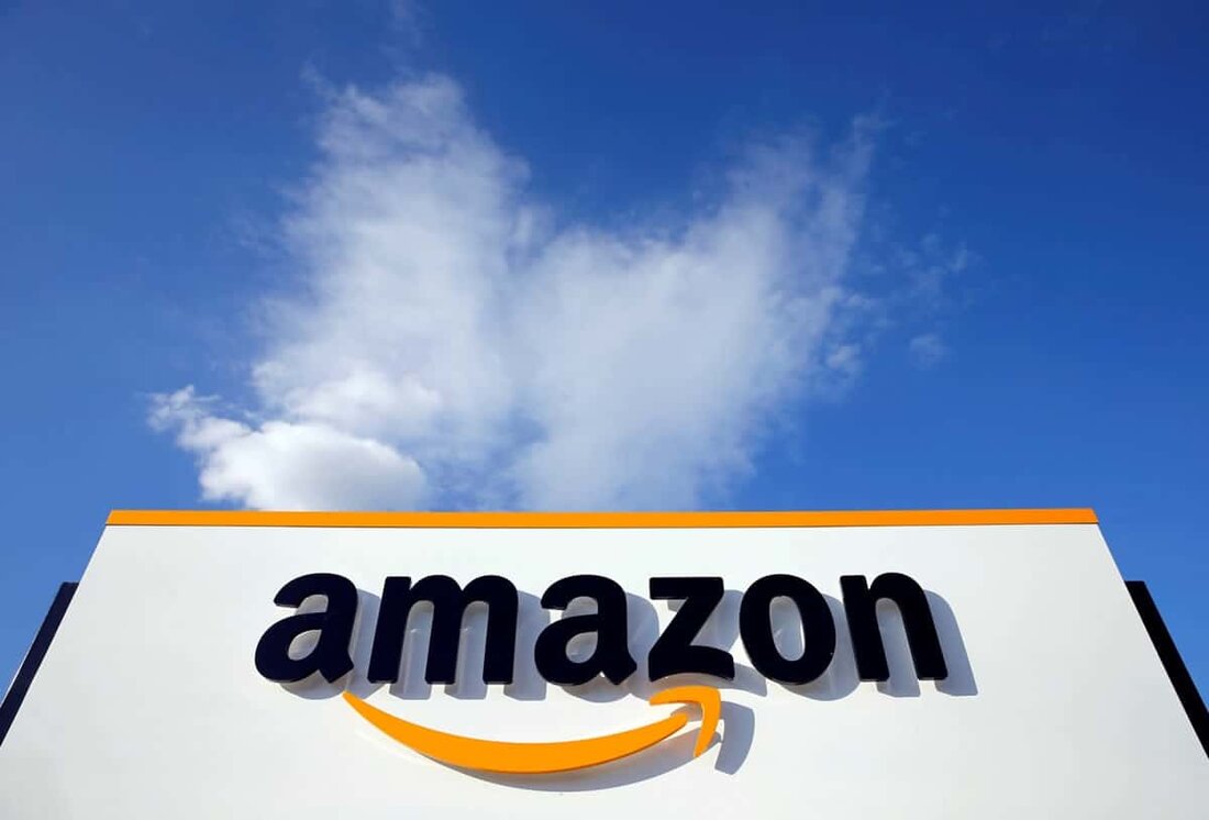 Amazon Web Services (AWS) – die Cloud-Einheit des E-Commerce-Riesen – gab bekannt, dass sie 100 Millionen US-Dollar für ein Zentrum bereitstellen wird, das Unternehmen beim Einsatz generativer künstlicher Intelligenz (KI) unterstützen soll. Microsoft und Google – zwei weitere Riesenkonzerne – haben sogar noch größere Investitionen in KI getätigt. Adam Selipsky, CEO von AWS, gab die Pläne kürzlich in einem Bericht bekannt Interview für CNBC, was zeigt, dass das Unternehmen das Potenzial der neuen Technologie erkennt: „Sie stellen sich die Frage: Wo sind die verschiedenen Läufer drei Schritte nach Beginn eines 10-km-Laufs? Ist es wirklich wichtig? Der Punkt ist, man hat …