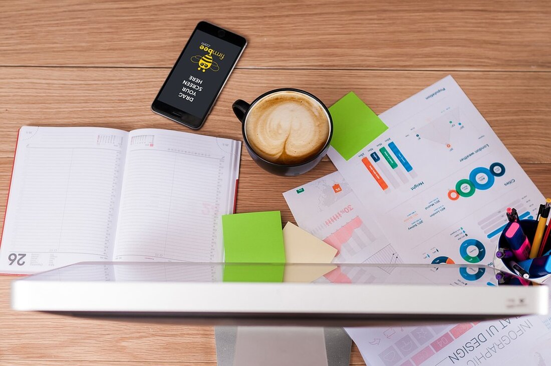 Die Investmentgesellschaft ARK Invest hat einen Teil ihrer Bestände an der Krypto-Börse Coinbase verkauft, da die Aktie auf ein fast einjähriges Hoch gestiegen ist. Am Dienstag verkaufte die Investmentfirma von Cathie Wood 135.152 Coinbase-Aktien im Wert von rund 12 Millionen Dollar aus ihrem ARK Innovation ETF. Dies entspricht 0,14% des Gesamtbestandes des Fonds, wie die von Bloomberg zusammengestellten Daten zeigen. Der Verkauf erfolgte, nachdem die Coinbase-Aktie an diesem Tag um 9,8% gestiegen war. Grund dafür war eine Vereinbarung über die gemeinsame Überwachung mit fünf Bitcoin ETF-Antragstellern. Es ist nicht das erste Mal, dass ARK Invest in diesem Jahr Coinbase-Aktien veräußert &hellip;