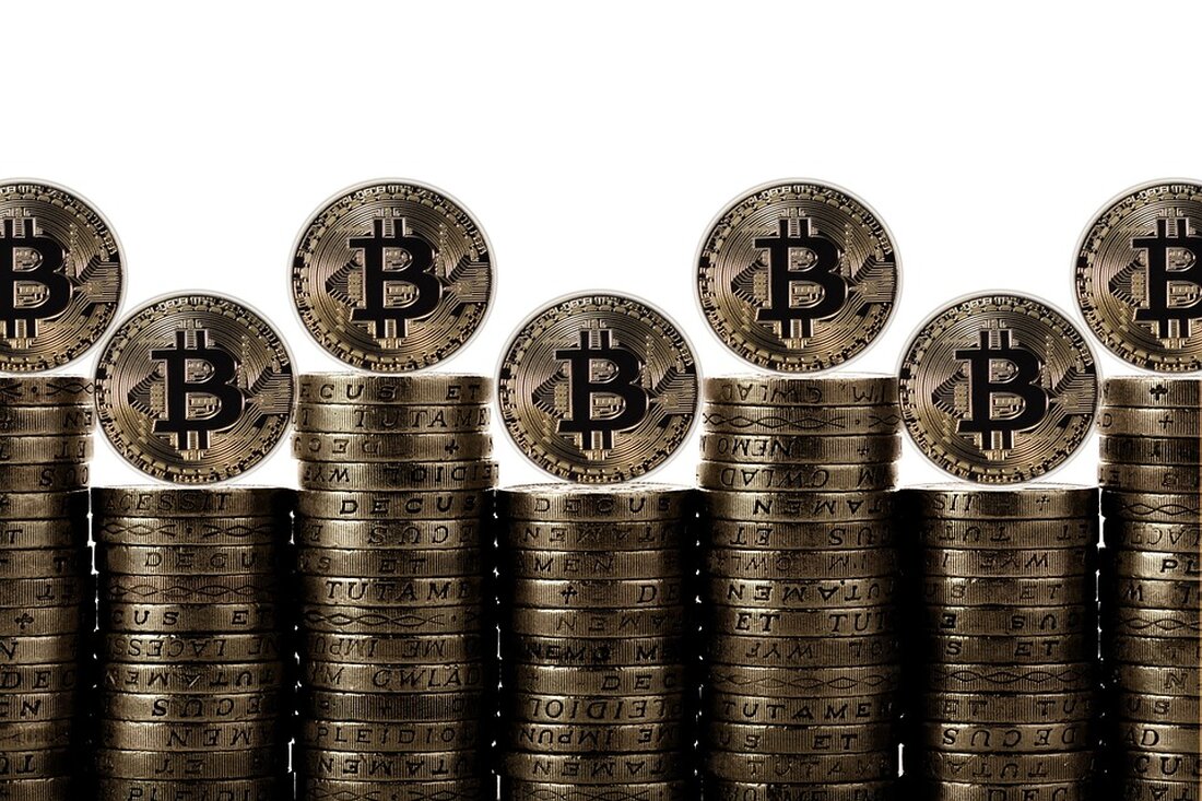 Bitcoin-Netzwerk erreicht neue Höhen mit steigender Hashrate Die Hashrate des Bitcoin-Netzwerks hat in den letzten Wochen beeindruckende Zuwächse verzeichnet. Laut dem Hashrate Index erreichte die durchschnittliche Hashrate des Netzwerks über einen Zeitraum von sieben Tagen beeindruckende 401 EH/s und über drei Tage hinweg durchschnittlich 445 EH/s. Dieser Anstieg der Hash-Rate weist auf eine verstärkte Mining-Aktivität hin und unterstreicht das wachsende Interesse an der weltweit führenden Kryptowährung. Zusätzlich zu diesem beeindruckenden Anstieg der Hashrate ist der Preis von Bitcoin im letzten Monat um bemerkenswerte 14 % angestiegen. Dies hat Bitcoins Position als führende Kryptowährung weiter gefestigt und spiegelt das wachsende Vertrauen &hellip;