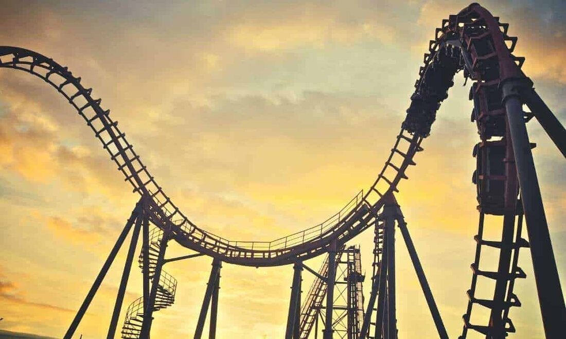 Am 26. April wurden mehr als 200 Millionen Dollar in weniger als einer Stunde liquidiert. Die Bewegung ließ die Bitcoin-Preise um 8 % auf rund 27.200 $ abstürzen. Rund 90 % der Liquidationen waren Long-Positionen CryptoPotato. Der gesamte Kryptomarkt erlitt einen Schlag, als die Gesamtkapitalisierung auf 1,20 Billionen US-Dollar fiel, wobei rund 70 Milliarden US-Dollar abgezogen wurden. Der Vermögenswert erholte sich jedoch während der asiatischen Handelssitzung am Donnerstag, dem 27. April, schnell. BTC hatte seit seinem Intraday-Tief 5 % zugelegt und lag zum Zeitpunkt des Verfassens dieses Artikels bei etwa 29.000 $. Panikverkäufe bei gefälschten Nachrichten Der Panikverkauf wurde durch …