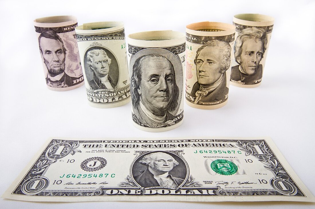 Insolventer Kryptowährungskreditgeber Celsius Network überweist Altcoins im Wert von Millionen Dollar Celsius Network, ein insolventer Kryptowährungskreditgeber, hat bedeutende Transfers von Altcoins durchgeführt. Dabei wurden insgesamt 8,46 Millionen US-Dollar an das Kryptowährungsmaklerunternehmen FalconX überwiesen. Zu den Altcoins, die an FalconX überwiesen wurden, gehörten Chainlink (LINK) im Wert von 8,46 Millionen US-Dollar, Synthetix (SNX) im Wert von 7,71 Millionen US-Dollar und BNB im Wert von 3,06 Millionen US-Dollar. Zudem wurden 1INCH im Wert von 2,1 Millionen US-Dollar, der ZRX-Token des 0x-Protokolls im Wert von 1,87 Millionen US-Dollar und der native Token FTT von FTX im Wert von 718.000 US-Dollar an FalconX gesendet. …