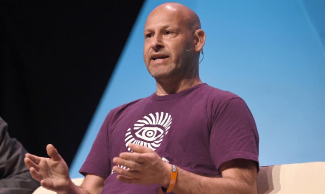 Nach dem spektakulären Zusammenbruch zahlreicher CeFi-Unternehmen im vergangenen Jahr haben sich alle regulatorischen Augen auf die Kryptoindustrie gerichtet. Joseph Lubin, der CEO von ConsenSys, äußerte sich während der Building Blocks 23-Veranstaltung in Tel Aviv ebenfalls zu dieser Angelegenheit und sagte, seine Organisation wolle mit globalen Wachhunden zusammenarbeiten, um freundlichere Vorschriften einzuführen. 2022 wird als eines der härtesten für den Kryptowährungsraum in die Geschichte eingehen, nachdem zahlreiche CeFi-Teilnehmer wie unter anderem BlockFi, Voyager und Celsius zurückgegangen sind. Etwas erwartet führten diese lauten Insolvenzen zu der Frage, ob DeFi die geeignetere Option ist, und Lubin sagte, er glaube, dass dies in der …