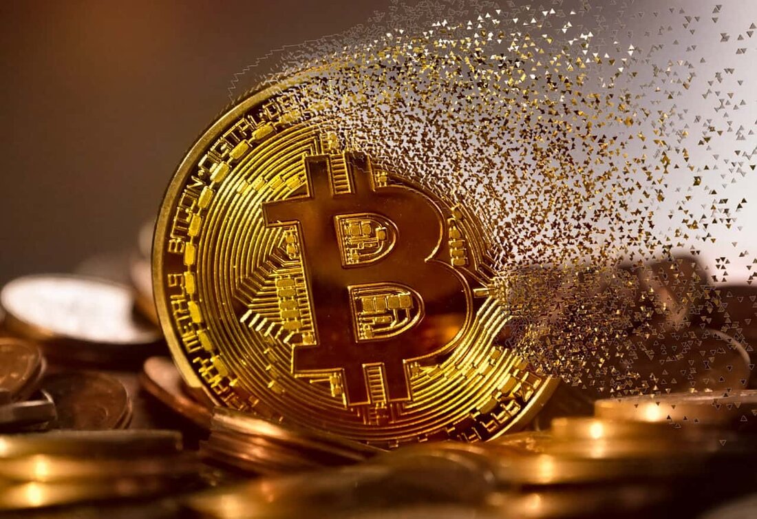 Ein neuer Bericht von Amerikas größter Kryptowährungsbörse Coinbase ergab, dass die Auswirkungen von Bitcoin-Halbierungsereignissen auf die Wertentwicklung des Vermögenswerts noch unklar sind, da mehrere exogene Faktoren eine wichtige Rolle im Marktverhalten spielen. Während die Halbierung positiv bewertet wird, da davon ausgegangen wird, dass sie die voraussichtliche Knappheit von BTC erhöht und seine Angebots-Nachfrage-Dynamik unterstützt, müssten die Auswirkungen der US-Dollar-Bewegungen, der Zinssätze und der globalen Liquidität entschlüsselt werden, um ein klares Bild der Marktreaktion zu erhalten. Unklare Auswirkung der BTC-Halbierung Die Halbierung von Bitcoin erfolgt alle vier Jahre oder alle 210.000 Blöcke. Während der Veranstaltung werden die Blockbelohnungen für das BTC-Mining …