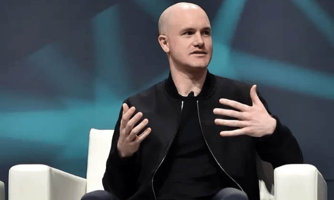 Die Position Hongkongs als aufstrebendes Zentrum von Kryptogeschäften wird zunehmend wahrgenommen und in den einschlägigen Kreisen diskutiert. In einem Tweet verwies Brian Armstrong, CEO von Coinbase, auf den Stadtstaat, um zu betonen, dass die Vereinigten Staaten aufgrund fehlender Kryptoregulierungen ihre Position als Finanzzentrum der Welt verlieren könnten. Armstrong fordert Regulierungen „Amerika riskiert, seinen Status als Finanzzentrum langfristig zu verlieren, ohne klare Vorschriften für Krypto und ein feindseliges Umfeld von Regulierungsbehörden. Der Kongress sollte bald handeln, um klare Gesetze zu verabschieden. Krypto ist offen für alle auf der Welt und andere sind führend. Die EU, das Vereinigte Königreich und jetzt HK“, &hellip;
