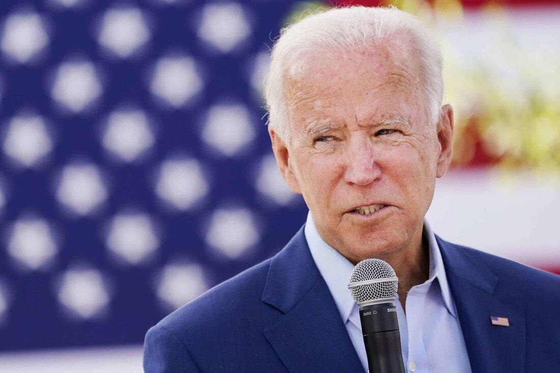 US-Präsident Joe Biden hat diesen Donnerstag seinen offiziellen Haushaltsplan für 2024 veröffentlicht – und Kryptowährungstransaktionen stehen im Fadenkreuz. Zu seinen zahlreichen Vorschlägen gehört es, Krypto denselben Wash-Sale-Regeln wie Aktien und Anleihen zu unterwerfen und gleichzeitig die Kapitalertragssteuern für die reichsten Amerikaner zu erhöhen. Bidens Budgetplan Der Plan, nach dem Weißes Hauswird dazu beitragen, die Haushaltsdefizite in den kommenden zehn Jahren durch eine Reihe von Unternehmenssteuererhöhungen und Kürzungen der Staatsausgaben um 3 Billionen US-Dollar zu senken, trotz eines höher als erwarteten Verteidigungsbudgets von 835 Milliarden US-Dollar. Zu den Steuerprioritäten der Regierung gehört die Vervierfachung der Steuern auf Aktienrückkäufe von 1 % &hellip;