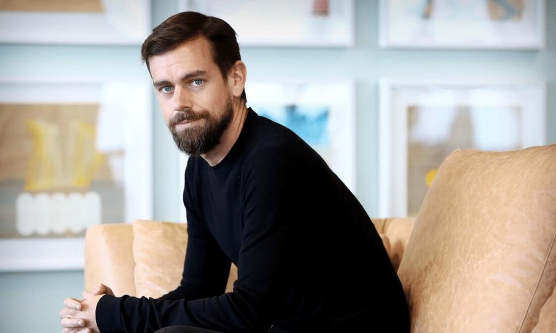 Block (früher bekannt als Square) – ein von Jack Dorsey gegründetes amerikanisches multinationales Technologiekonglomerat – gab im 4. Quartal 2022 Bitcoin-Einnahmen in Höhe von 1,83 Milliarden US-Dollar bekannt, die aus seinem Zahlungsdienst Cash App generiert wurden. Die Zahl belief sich im vierten Quartal 2021 auf fast 2 Milliarden US-Dollar, und das Unternehmen machte den Rückgang des Kryptomarktes für den Abschwung verantwortlich. Die Aktien von Block stiegen jedoch um fast 7 %, nachdem insgesamt positive Finanzergebnisse gemeldet wurden. BTC-Einnahmen sinken um 7 % im Jahresvergleich Blocks Bitcoin-Umsatz im vierten Quartal des vergangenen Jahres leicht erhöht im Vergleich zu den 1,76 Milliarden &hellip;