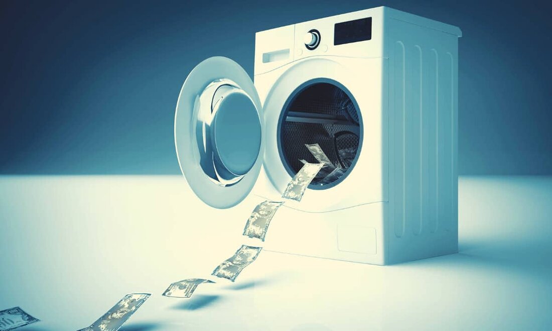 Die weniger bekannte Krypto-Börse BKEX behauptete, dass einige Benutzergelder auf der Plattform an Geldwäsche beteiligt seien. Aus diesem Grund arbeitet die Plattform derzeit mit der Polizei zusammen, um Beweise zu sammeln, und wird Abhebungen für die behördlichen Ermittlungen aussetzen. In einer Ankündigung vom 29. Mai erklärte BKEX, dass man sich weiterhin auf die Wiederherstellung des normalen Börsenbetriebs konzentrieren und aktiv mit den zuständigen Behörden zusammenarbeiten werde, um die aktuellen Probleme zu lösen. „Wir werden während dieses Prozesses eine transparente und zeitnahe Kommunikation aufrechterhalten. Sollten Sie während des Vorgangs auf Probleme stoßen oder Hilfe benötigen, wenden Sie sich bitte an unseren &hellip;