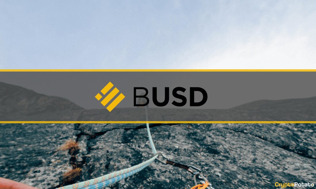 Paxos, der Emittent der Binance Stablecoin BUSD, hat angekündigt, dass er den an den Dollar gebundenen Vermögenswert ab dem 21. Februar nicht mehr prägen wird. Der Schritt erfolgte als Reaktion auf eine SEC-Drohung mit rechtlichen Schritten, in der das regulierte Unternehmen des New Yorker Finanzministeriums (NYDFS) beschuldigt wurde, nicht registrierte Wertpapiere zu verkaufen, obwohl BUSD ein Stablecoin ist. In einer Erklärung vom 13. Februar sagte das Unternehmen: „Paxos widerspricht den Mitarbeitern der SEC kategorisch, da BUSD kein Wertpapier nach den Wertpapiergesetzen des Bundes ist.“ Infolgedessen ist erneut Panik ausgebrochen, und die Rücknahmen von BUSD sind in den letzten Stunden in …