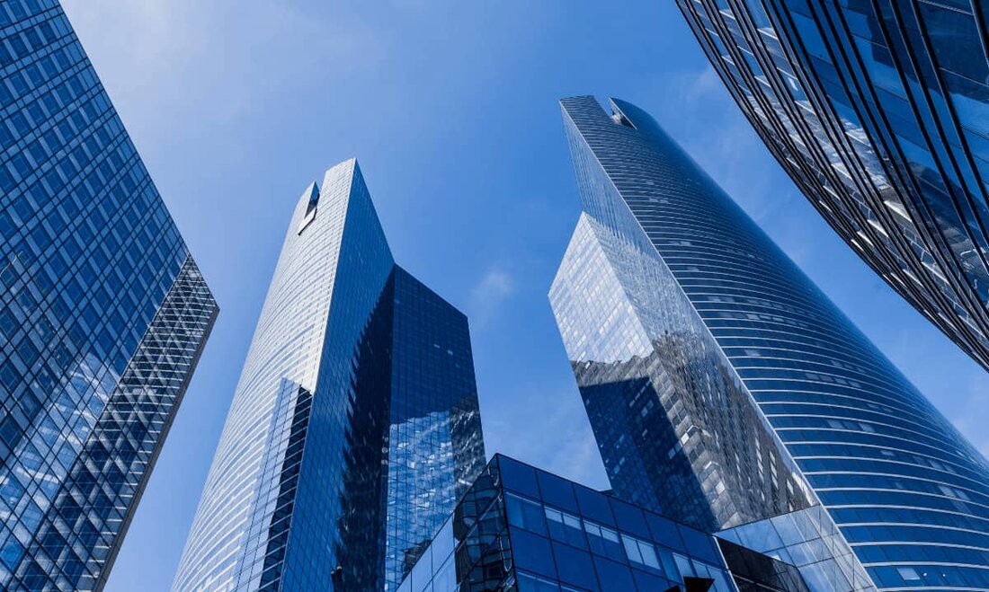 Ein kürzlich erschienener Bericht von David Duong, dem Leiter der institutionellen Forschung für die führende amerikanische Krypto-Börse Coinbase, legt nahe, dass Krypto die Lösung für den Punkt des Versagens im bestehenden Finanzsystem ist. Der Forscher meinte, dass die jüngsten US-Bankenturbulenzen dazu geführt haben, dass mehr Menschen das Wertversprechen einer Alternative zum System erkennen und schätzen. Im Gegenzug hat die Entwicklung die langfristigen Aussichten für digitale Assets nach oben verstärkt. Bankenturbulenzen haben den Krypto-Ausblick gestärkt Im Bericht, argumentierte Duong, dass ein schlechtes Asset-Liability-Management und ein herausforderndes Zinsumfeld in den USA zu der jüngsten Bankenkrise geführt hätten. Die vergangenen zwei Wochen haben …