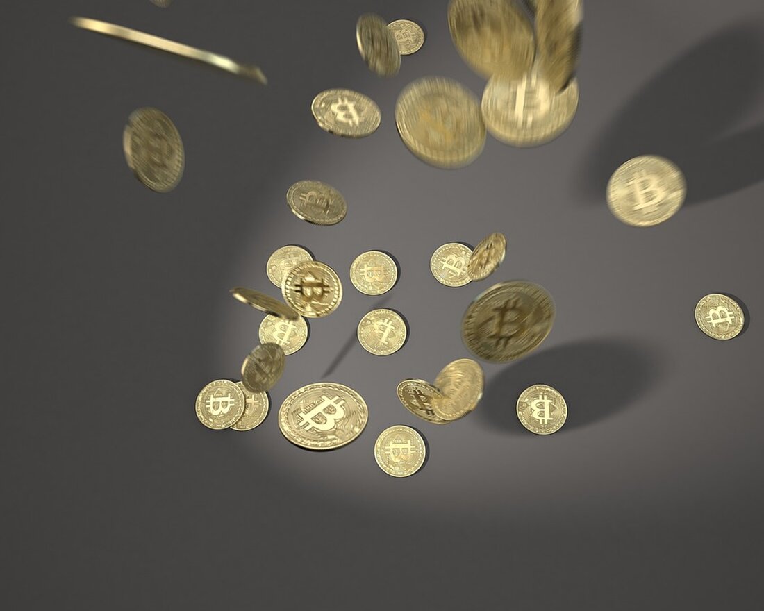 Die Berichterstattung über den Kryptowährungsmarkt hat sich in den letzten Monaten verändert. Ein aktueller Bericht der Digital-Asset-Management-Plattform Blofin untersucht die Veränderungen und konzentriert sich auf die sich divergierende Korrelation zwischen Bitcoin und Ethereum. Laut dem Bericht wird Bitcoin immer mehr zu einem wichtigen Makro-Basiswert und nähert sich dem Status traditioneller Vermögenswerte wie Devisen und Edelmetallen an. Andererseits geht die Erzählung rund um Ethereum eher in Richtung Mega-Aktien. Der Bericht weist darauf hin, dass die Attraktivität von Ethereum in Bezug auf Liquidität immer noch schwächer sein könnte als die von Bitcoin, besonders in einer Zeit des &#8222;Liquiditätsmangels&#8220;. Es fehlt noch an &hellip;