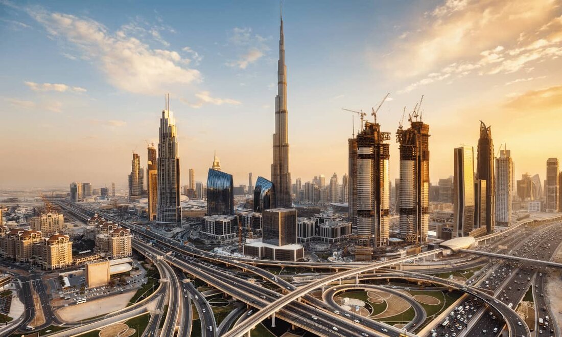 OPNX – das Projekt, das von den Gründern des nicht mehr existierenden Hedgefonds Three Arrows Capital (3AC) ins Leben gerufen wurde – war von Anfang an umstritten. Die Börse wurde nun wegen unregulierter Aktivitäten gerügt. Dubais Virtual Assets Regulatory Authority (VARA) hat fünf OPNX-Gründern, darunter Kyle Davies und Su Zhu, einen schriftlichen Verweis erteilt, weil sie im und aus dem Emirat Dubai Dienstleistungen zum Austausch virtueller Assets auf unregulierter Basis erbracht und Marketing betrieben haben. Promotion und/oder Werbung für OPNX-Dienste und seinen nativen Token (FLEX) ohne die erforderlichen Genehmigungen der Regulierungsbehörde. OPNX unter der Aufsicht der Aufsichtsbehörde von Dubai Laut …