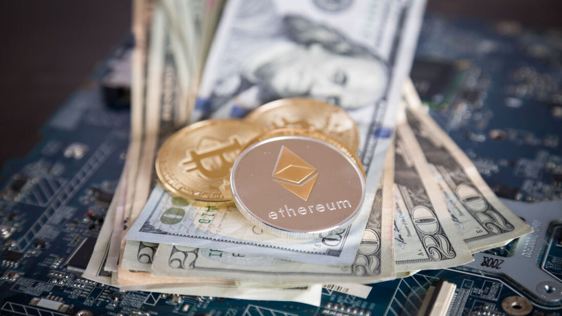 Ethereum lag am 1. Februar geringfügig höher, während sich die Märkte auf die Ergebnisse der bevorstehenden Sitzung des Federal Open Market Committee (FOMC) vorbereiten. Viele erwarten, dass die US-Notenbank die Zinsen um 25 Basispunkte auf 4,75 % erhöhen wird. Bitcoin war am Mittwoch im grünen Bereich, als die Preise über 23.000 $ stiegen. Bitcoin Bitcoin (Bitcoin) lag in der heutigen Sitzung wieder über 23.000 $, als die Händler ihre Aufmerksamkeit auf die FOMC-Sitzung heute Nachmittag richteten. Nachdem am Dienstag ein Tief von 22.874,43 $ verzeichnet wurde, Bitcoin/USD stieg heute auf ein Intraday-Hoch von 23.225,02 $. Mit dem heutigen Schritt bewegte …