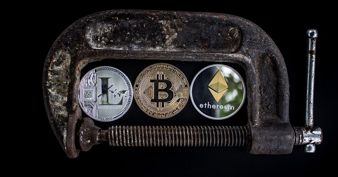 Ethereum hat kürzlich den Preis von 2.000 US-Dollar nicht halten können und befindet sich derzeit in einer Abwärtskorrektur gegenüber dem US-Dollar. Es wird jedoch erwartet, dass eine neue Rallye beginnen könnte, wenn der Preis über 1.950 US-Dollar steigt. In den letzten Stunden hat Ethereum eine Abwärtskorrektur erfahren und die Marke von 1.900 US-Dollar getestet. Der Preis liegt derzeit unter 1.950 US-Dollar und dem 100-Stunden-Simple Moving Average. Auf dem Stunden-Chart von ETH/USD bildet sich eine wichtige rückläufige Trendlinie mit einem Widerstand nahe 1.930 US-Dollar. Es wird erwartet, dass der Preis einen neuen Anstieg erleben könnte, wenn er die Widerstandsniveaus von 1.930 &hellip;