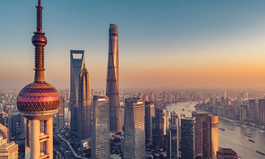 Laut einem Ethereum-Entwickler, der das Update am 31. Januar veröffentlichte, geht das öffentliche Testnetz von Zhejiang am 1. Februar um 15.00 UTC live. Das Testnetz wird den Benutzern einen ersten Vorgeschmack auf den Abhebungsprozess und die Netzwerkfunktionalität nach dem Shanghai-Upgrade geben, das für März geplant ist. Benutzer können Auszahlungen jedoch erst testen, wenn die Testnetze von Shanghai und Capella sechs Tage später aktualisiert werden. Diese Anfangsphase dient dem Testen von Einzahlungen an Validatoren und dem Kennenlernen der Benutzeroberfläche, dann werden Testabhebungen am 7. Februar aktiviert, sagte der Entwickler. Das öffentliche Testnetz von Zhejiang geht morgen (1. Februar 15:00 UTC, 2023) …
