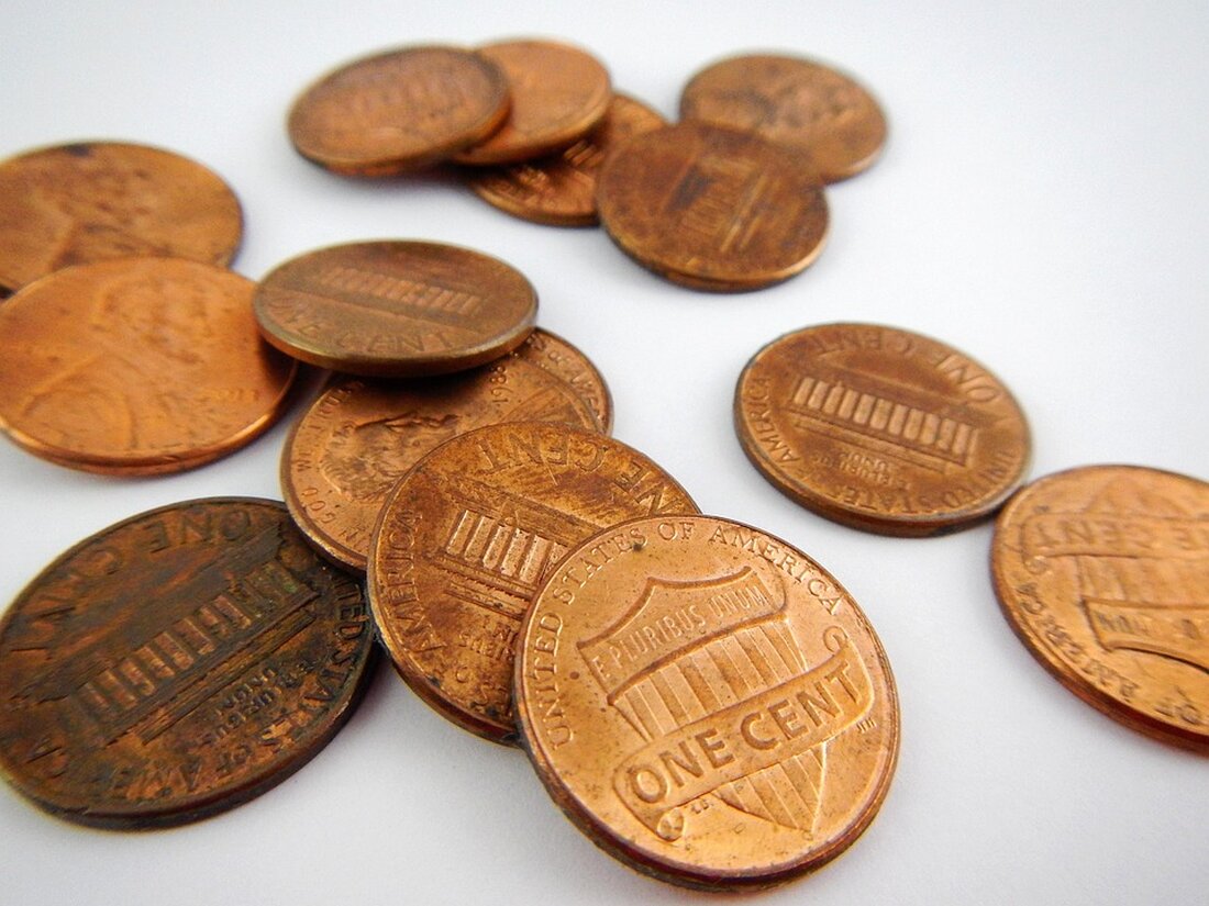 Studie Offenbart Ungenutztes Potenzial: Europäische Finanzinstitute Unterschätzen Nachfrage nach Kryptowährungen Eine aktuelle Studie von Bitpanda Technology Solutions, in Zusammenarbeit mit zeb Consulting, zeigt, dass europäische Finanzinstitute die Nachfrage von Unternehmen und Privatanlegern nach Kryptowährungen erheblich unterschätzen. Die Untersuchung analysiert die Perspektiven von über 10.000 Befragten aus 13 europäischen Ländern und bietet einen umfassenden Überblick über die Akzeptanz von Kryptowährungen in der Region. Wachsender Enthusiasmus für Kryptowährungen Die Ergebnisse zeigen, dass sowohl Privatanleger (27 %) als auch Unternehmensanleger (56 %) fest davon überzeugt sind, dass Kryptowährungen in den nächsten drei Jahren an Bedeutung gewinnen werden. Bereits jetzt haben über 16 % …