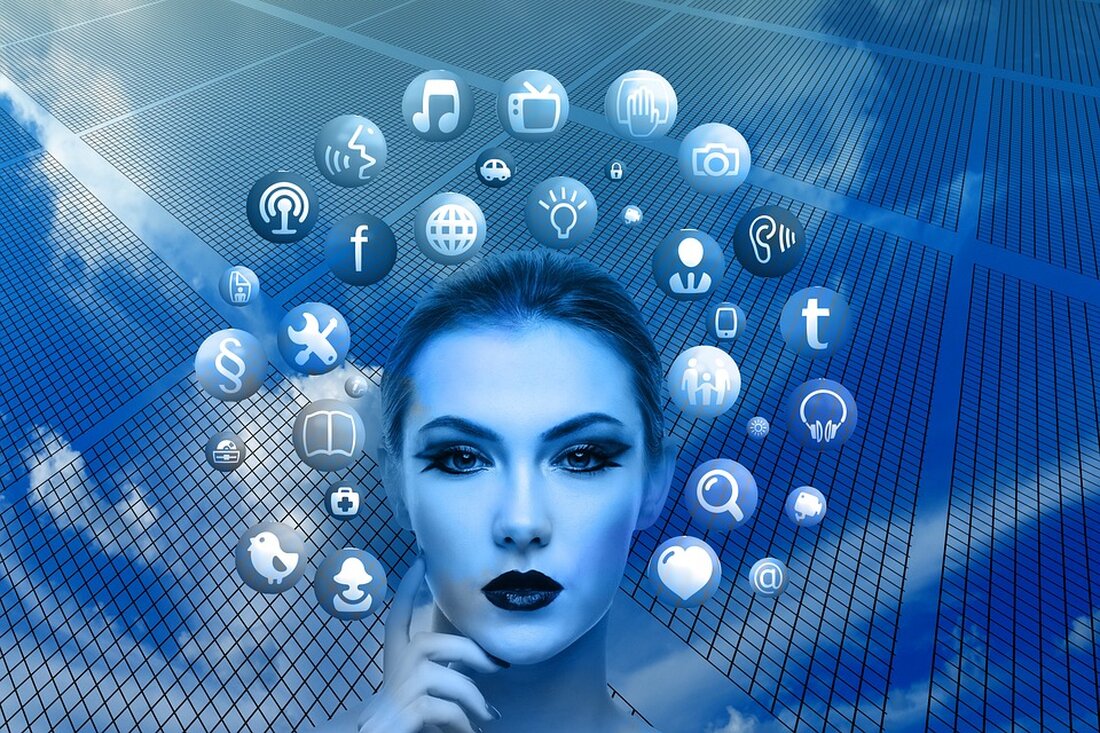 Google Play hat kürzlich seine Richtlinien aktualisiert und erlaubt nun den Einsatz von Non-Fungible Tokens (NFTs) in Apps. Diese Entscheidung markiert einen wichtigen Schritt von Google in Richtung des boomenden Kryptosektors. NFTs sind einzigartige digitale Vermögenswerte, die auf der Blockchain-Technologie basieren. Im Gegensatz zu Bitcoin und anderen Kryptowährungen, deren Einheiten gegeneinander austauschbar sind, besitzt jedes NFT einen individuellen Wert und kann nicht ersetzt werden. Sie können verschiedene Arten von digitalen Inhalten repräsentieren, wie beispielsweise digitale Kunstwerke, Musik, Videos, Sammelkarten und vieles mehr. Mit der Integration von NFTs in Apps eröffnet Google Play den Entwicklern und Nutzern neue Möglichkeiten. App-Entwickler haben &hellip;