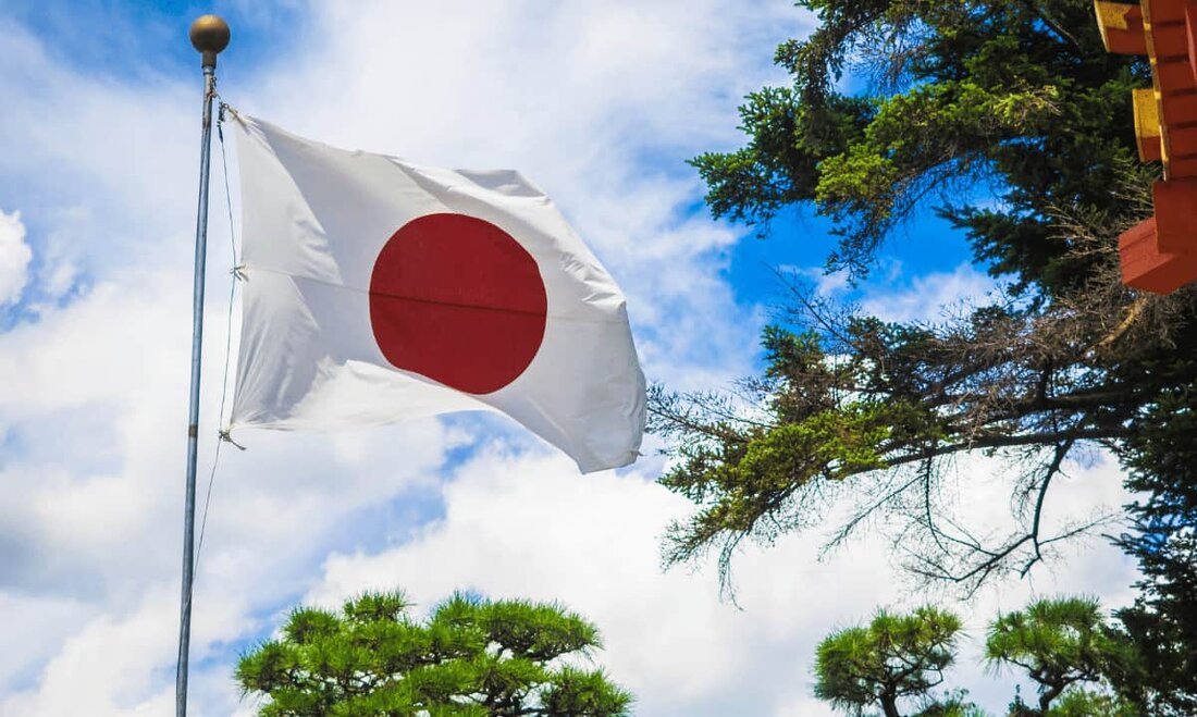 Die Mitsubishi UFJ Financial Group (MUFG) – das größte Finanzinstitut in Japan – erwägt Berichten zufolge die Ausgabe globaler Stablecoins über ihre Blockchain-Plattform. Die Bank hat bereits Pläne zur Einführung solcher Token bekannt gegeben, die an den Wert des japanischen Yen gebunden sind. MUFGs neue Krypto-Idee Als gemeldet Laut Bloomberg befindet sich das Unternehmen in Gesprächen mit Branchenführern und anderen Unternehmen über die Prägung von Stablecoins, die an Fremdwährungen wie den US-Dollar gekoppelt sind. Zu diesem Zweck beabsichtigt das Unternehmen, seine Blockchain-Plattform Progmat zu nutzen, sagte Tatsuya Saito, Vizepräsident für Produkte. Die Führungskraft fügte hinzu, dass potenzielle Partner bei dem …