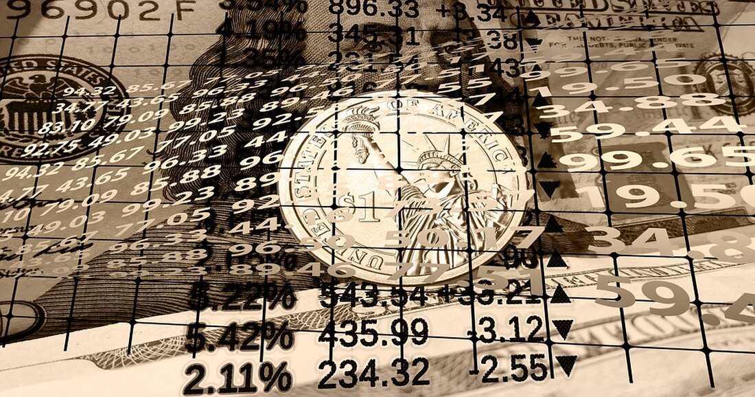 Kapitalzuflüsse in Digital Assets: Ein Signal für Erholung? Die dritte Märzwoche brachte eine Wende im Kryptomarkt: Nach fünf aufeinanderfolgenden Wochen mit Kapitalabflüssen erlebten digitale Anlageprodukte einen Zufluss von 644 Millionen Dollar. Dies ist besonders bemerkenswert, da Bitcoin in den Wochen zuvor 724 Millionen Dollar verloren hatte, während Ethereum um 86 Millionen Dollar schrumpfte. Bitcoin: Ein Comeback der digitalen Währung Der bedeutende Kapitalzufluss in Bitcoin, der 724 Millionen Dollar ausmachte, deutet darauf hin, dass Anleger neues Vertrauen fassen. In diesem Zusammenhang berichtete CNF über eine mysteriöse Krypto-Wallet, die seit 2016 inaktiv war und wieder aktiv wurde. Über 250 Millionen Dollar in …