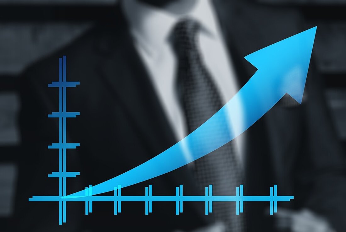 Der Ethereum (ETH) Markt hat in den letzten Monaten eine erhebliche Volatilität gezeigt, was es für Händler schwierig gemacht hat, die Preisentwicklung genau einzuschätzen. Diese Herausforderung wurde durch die laufenden Entwicklungen und Upgrades im Ethereum-Netzwerk noch verstärkt. Aktuelle Daten von CryptoQuant werfen jedoch Licht auf eine interessante Beobachtung: Es wurde eine bemerkenswerte Korrelation zwischen den Volumina, die an dezentralen Börsen (DEX) für Ethereum gehandelt werden, und den Preisbewegungen der Kryptowährung festgestellt. Diese Korrelation legt nahe, dass das Volumen an DEXen als zusätzlicher Indikator für Händler dienen und wertvolle Einblicke liefern kann, um die zukünftige Richtung des Ethereum-Preises abzuschätzen. Seit Januar &hellip;