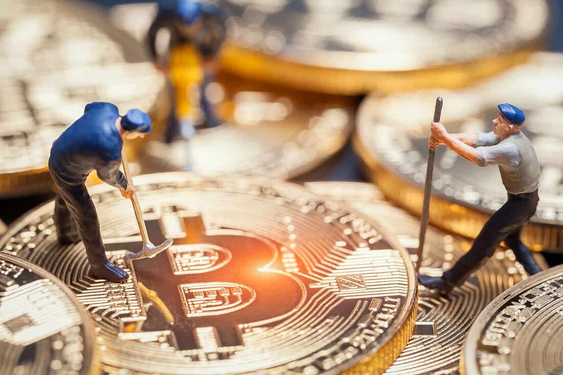 Druk Holding &#038; Investments – der Investmentarm der Königlichen Regierung von Bhutan – ging eine Partnerschaft mit dem an der Nasdaq notierten Unternehmen Bitdeer Technologies Group ein, um einen 500-Millionen-Dollar-Fonds aufzulegen, der Bitcoin-Mining-Aktivitäten im Himalaya-Land unterstützen soll. Jüngste Quellen deuten darauf hin, dass die Nation möglicherweise seit 2017 heimlich BTC produziert und dabei ihre enorme Menge an Wasserkraft nutzt. Bhutans Mission, ein BTC zu werden Mining Hub Die Regierung des Binnenstaates in Südasien scheint entschlossen, die Region als führenden Faktor in der Bitcoin-Mining-Szene zu etablieren. Zu diesem Zweck Druk Holding &#038; Investments zusammengearbeitet mit Bitdeer, um einen Fonds in Höhe &hellip;