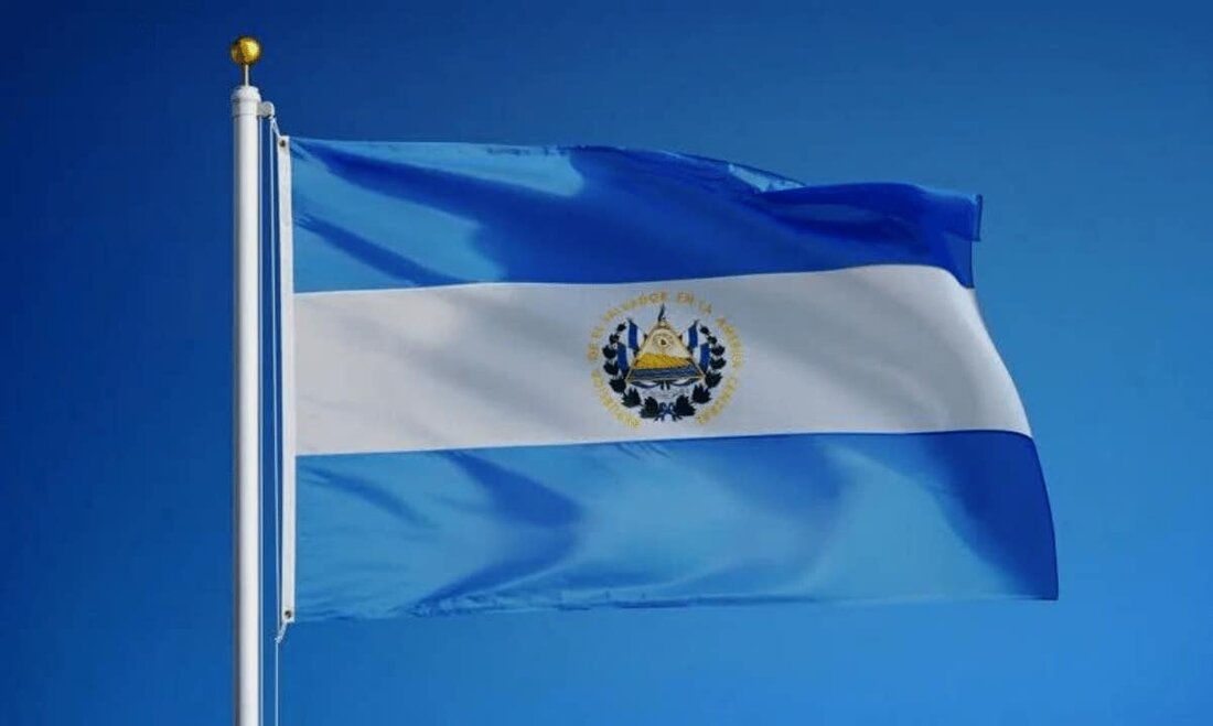 Überweisungen in Bitcoin und anderen Kryptowährungen, die nach El Salvador geschickt wurden, gingen in den ersten beiden Monaten des Jahres 2023 im Vergleich zu 2022 um 17,8 % zurück, so die jüngsten von der Central Reserve Bank (BCR) des Landes veröffentlichten Daten, die von Agencia EFE gemeldet wurden. Laut der Erklärung erhielt El Salvador Überweisungen in Höhe von insgesamt 15,98 Millionen US-Dollar über Kryptowährungen. Dieser Betrag stellt einen Rückgang von 3,47 Millionen Dollar im Vergleich zum gleichen Zeitraum des Vorjahres dar, als das Land über 19,45 Millionen Dollar an Krypto-Überweisungen registrierte. Krypto-Überweisungen machten 1,34 % der erhaltenen Gesamtsumme aus. Laut &hellip;