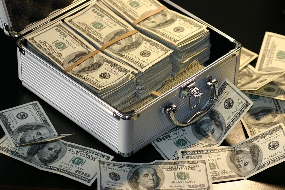 Erweiterung des DeFi-Ökosystems: MakerDAO und Spark Protocol schließen Partnerschaft MakerDAO, ein Pionier bei der Einführung des dezentralen Stablecoins DAI, hat eine Kooperation mit Spark Protocol bekannt gegeben. Diese Partnerschaft ermöglicht es den Benutzern, ihre rETH-Bestände als Sicherheit zu verwenden, um DAI zu wettbewerbsfähigen Konditionen zu leihen und gleichzeitig eine Rendite zu generieren. Spark Protocol hat das abgesteckte Ethereum (rETH) von Rocket Pool als neuen Sicherheitentyp integriert, der das DeFi-Ökosystem mit noch mehr Kreditmöglichkeiten für digitale Vermögenswerte bereichert. Rocket Pool ist ein dezentraler Ethereum-Stake-Pool, der den Benutzern tokenisiertes rETH zur Verfügung stellt. Mit über 740.000 ETH, die derzeit im Protokoll verankert &hellip;