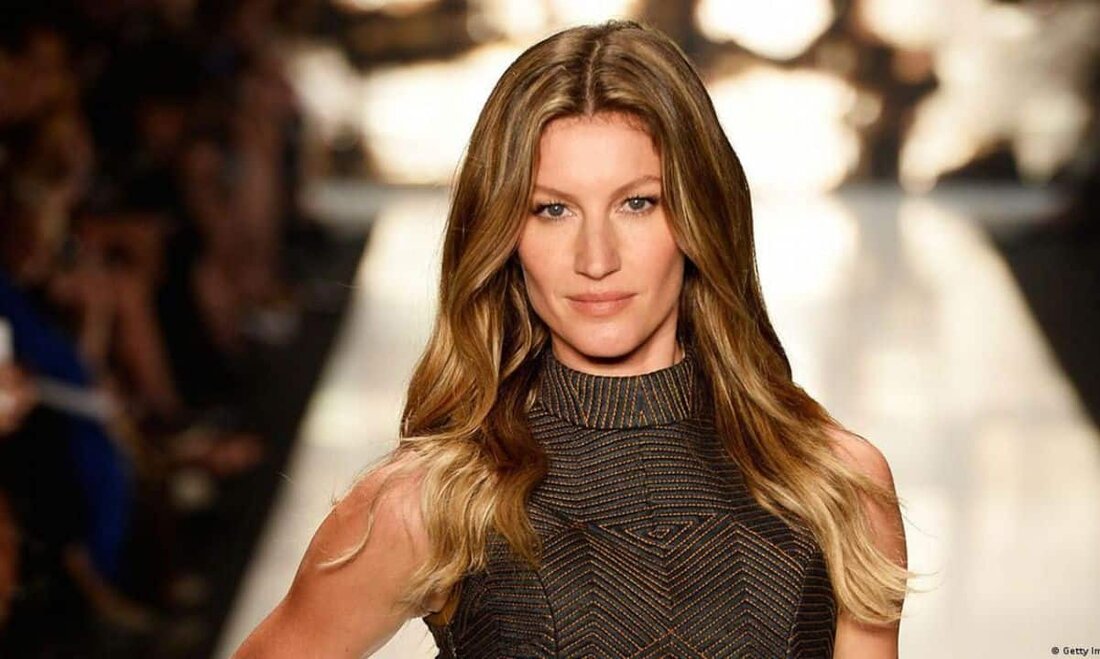 Das brasilianische Supermodel Gisele Bündchen sagte, ihre Finanzberater hätten sie dazu gedrängt, in die inzwischen bankrotte Börse FTX zu investieren, und beschrieb dies als „eine solide und großartige“ Gelegenheit. Sie und ihr Ex-Mann – die NFL-Legende Tom Brady – gehören zu den zahlreichen Menschen, die sich aufgrund ihrer Beteiligung an dem ehemaligen Krypto-Giganten von beträchtlichen Geldern getrennt haben. Beten für Gerechtigkeit Der massive Niedergang der Kryptowährungsbörse FTX im November letzten Jahres ließ mehrere Investoren mit leeren Händen zurück, darunter einige bekannte Sportler, TV-Persönlichkeiten und alle Arten von Prominenten. Auch eines der bestbezahlten Models der Welt – Gisele Bündchen – steht &hellip;