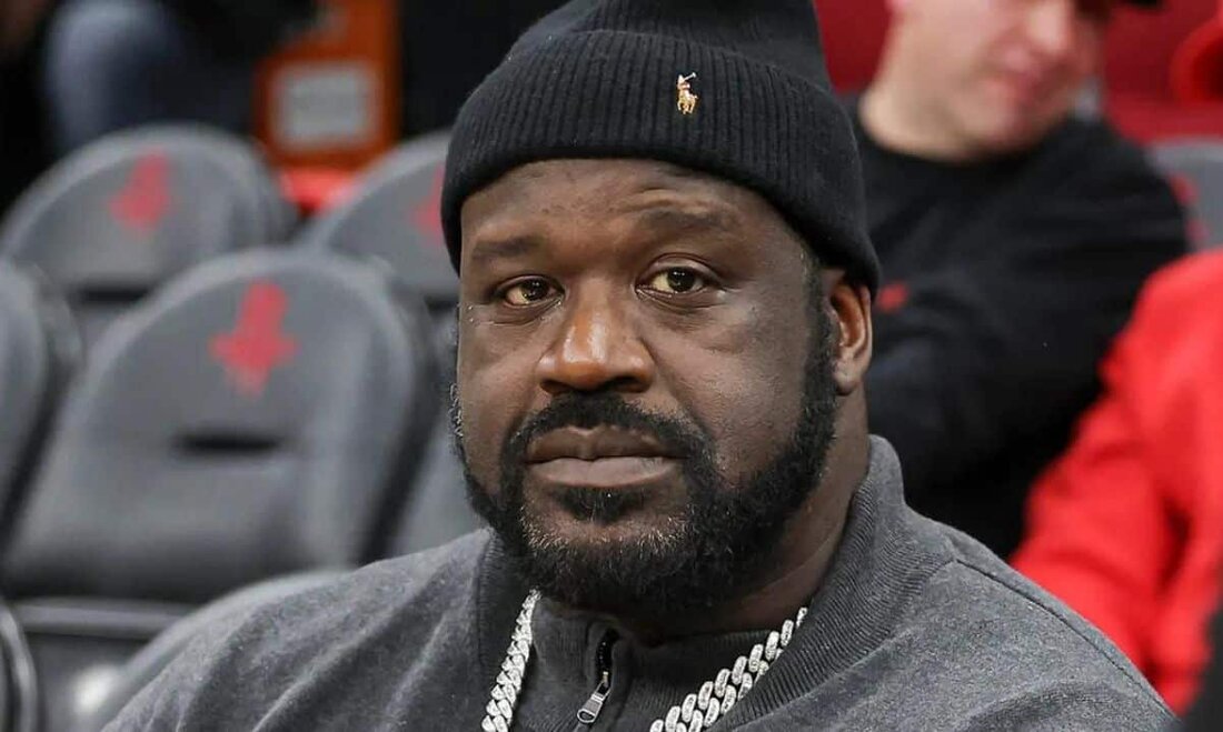 Der amerikanischen Basketball-Legende Shaquille O&#8217;Neal droht eine neue Klage wegen der Förderung des auf Solana basierenden Krypto-Projekts Astrals. Laut der Sammelklage, die der Kläger Daniel Harper bei einem Gericht in Florida eingereicht hat, hat Shaquille den Astrals-Token durch Posts und Videos auf mehreren seiner Social-Media-Accounts verbreitet. O&#8217;Neal droht Klage wegen Astrals-Projekt Laut der Klage handelt es sich bei Astrals um eine 3D-modellierte NFT-Sammlung, die der NBA-Star zusammen mit seinem Sohn Mylers O’Neal gegründet hat. Shaqs Sohn leitete die Rolle „Investors Relations“, während sein Musikmanager Brian Bayati als CEO des Projekts fungierte. Aufbauend auf dem Solana-Netzwerk möchte Astrals Benutzer in ein &hellip;