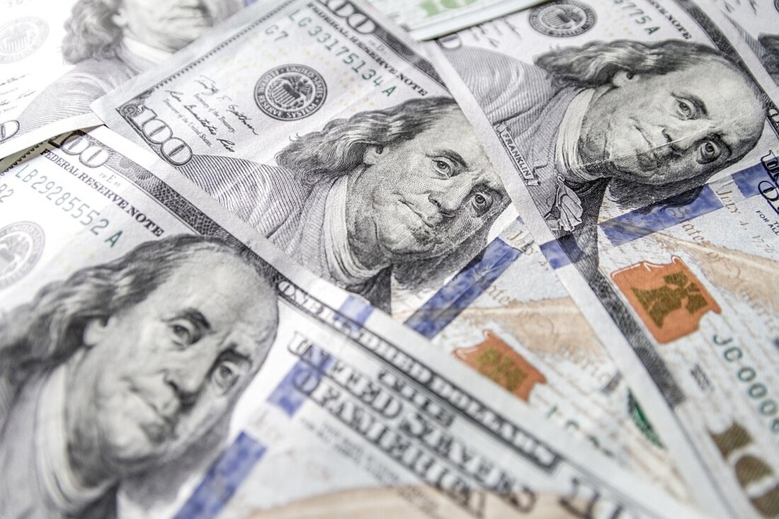Die Zukunft der digitalen Zahlungsmethoden: Ein Euro, der so privat ist wie Bargeld In einer zunehmend digitalisierten Welt, in der Bargeld zunehmend an Bedeutung verliert, stellt sich die spannende Frage: Was wäre, wenn man mit einem Euro bezahlen könnte, der ebenso privat ist wie Bargeld, jedoch digital und ohne Internet? Diese innovative Idee erfreut sich in den Niederlanden großer Beliebtheit und könnte das Potenzial haben, die Art und Weise, wie wir Geldtransaktionen durchführen, grundlegend zu verändern. Die Vorstellung eines digitalen Euros, der die Vorteile von Bargeld mit den Möglichkeiten der digitalen Technologie kombiniert, könnte viele Menschen ansprechen. In einer Zeit, …
