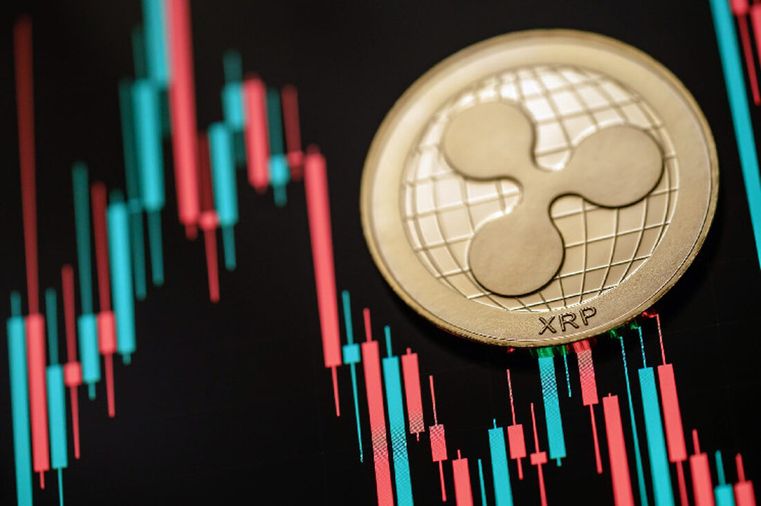 Ripple und die SEC: Ende eines Rechtsstreits nach über vier Jahren Am Mittwoch gab Ripple bekannt, dass die US-amerikanische Wertpapieraufsichtsbehörde SEC (Securities and Exchange Commission) ihre Berufung in einem langwierigen Rechtsstreit zurückgezogen hat. Diese Entscheidung markiert das Ende eines über vier Jahre währenden Konflikts zwischen Ripple und der SEC. Der Rechtsstreit drehte sich um die Frage, ob Ripple mit seiner Kryptowährung XRP gegen die US-Wertpapiergesetze verstoßen hat. Die SEC hatte Ripple vorgeworfen, nicht registrierte Wertpapiere verkauft zu haben. Dieses Verfahren hatte weitreichende Auswirkungen auf den Kryptomarkt und führte zu Unsicherheiten für Investoren und Unternehmen in der Branche. Die Rücknahme der …