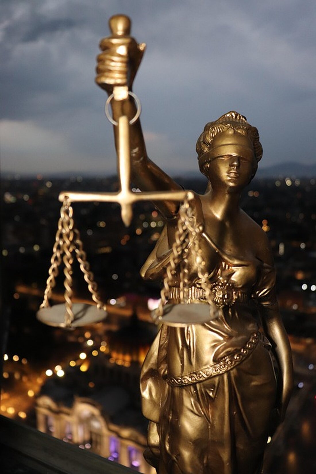 Ripple und SEC: Ein bahnbrechendes Vergleichsabkommen zeichnet sich ab Aktuelle Entwicklungen im Rechtsstreit zwischen Ripple Labs und der U.S. Securities and Exchange Commission (SEC) werfen ein neues Licht auf die Situation um XRP, die native Kryptowährung von Ripple. Eine neu veröffentlichte Gerichtsakte deutet darauf hin, dass beide Parteien auf ein Vergleichsabkommen hinarbeiten, das potenziell weitreichende Auswirkungen auf den gesamten Kryptowährungsmarkt haben könnte. Die laufenden Auseinandersetzungen zwischen Ripple und der SEC betreffen fundamental die rechtliche Einordnung von XRP. Die SEC hat argumentiert, dass XRP als Wertpapier eingestuft werden sollte und daher den entsprechenden regulatorischen Vorschriften unterliegt. Ripple hingegen hat stets betont, …