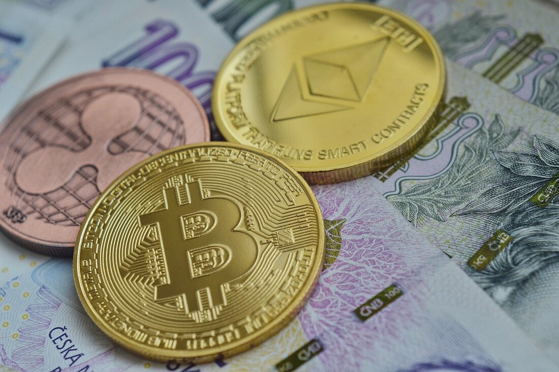 Das schnelle Wachstum digitaler Währungen hat Lateinamerika und die Karibik (LAK) mit Chancen und Herausforderungen konfrontiert. Während Kryptowährungen wie Stablecoins Vorteile wie finanzielle Inklusion und schnellere Zahlungen versprechen, bergen sie auch Risiken für die heimischen Währungen. In diesem Artikel betrachten wir die Risiken, die mit Stablecoins verbunden sind, insbesondere die Bedrohung, die sie für inländische Währungen darstellen, und diskutieren, wie Zentralbank-Digitalwährungen (CBDCs) diese Risiken abmildern können. Laut einem Bericht des Internationalen Währungsfonds (IWF) sind Stablecoins in Lateinamerika und der Karibik sehr beliebt. Diese Art von Kryptowährung behält im Verhältnis zu einem bestimmten Vermögenswert einen stabilen Wert bei. Der IWF warnt &hellip;
