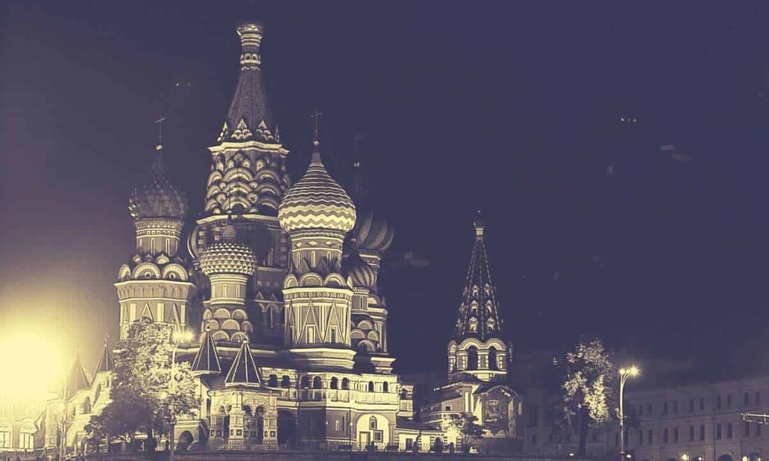Das Blockchain-Geheimdienstunternehmen TRM Labs gab bekannt, dass einige große mit Russland verbundene Ransomware-Syndikate ihre Aktivitäten im Jahr 2022 umbenannt haben, um Sanktionen westlicher Länder zu vermeiden. Laut a neuer Bericht Das kürzlich veröffentlichte Rebranding und andere bedeutende Aktivitäten zeigten bemerkenswerte Veränderungen im Bereich der Cyberkriminalität und der Darknet-Märkte (DNMs), nachdem Russland in die Ukraine einmarschiert war. Ransomware-Betreiber umbenannt, um Sanktionen zu umgehen Nach der russischen Invasion in der Ukraine verhängten mehrere westliche Strafverfolgungsbehörden strengere Sanktionen gegen russische Ransomware-Plattformen. Ähnlich, Sanktionen Die vom US Office of Foreign Assets Control (OFAC) der beliebten Darknet-Plattform Hydra auferlegte Ransomware-Projekte forderten ihren Tribut, als sie &hellip;