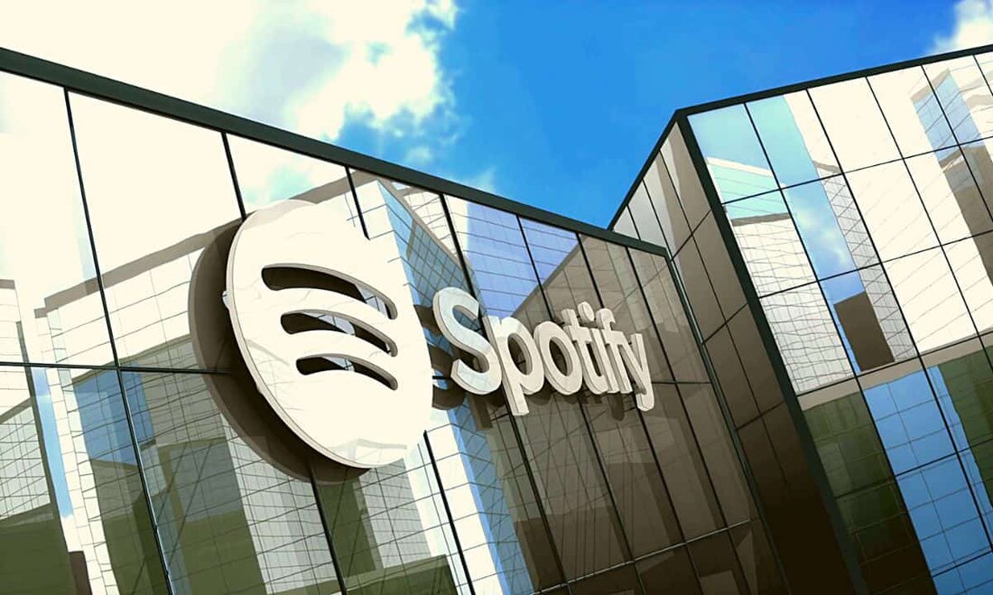 Spotify testet mit einem seiner Partner einen neuen Dienst – „Token-enabled Playlists“ –, um es Inhabern von nicht fungiblen Token (NFT) zu ermöglichen, ihre Wallets zu verbinden und auf kuratierte Musik zuzugreifen. Es befindet sich derzeit in der Pilotphase. Der neue Dienst wurde in Zusammenarbeit mit dem Web3-Gaming-Ökosystem Overlord entwickelt und umfasst eine Token-fähige, von der Community kuratierte Wiedergabeliste, auf die über Web3-Wallets der Inhaber des Creepz NFTS auf Spotify zugegriffen werden kann. Laut dem Beamten Bekanntmachungwird der Dienst nur für Android-Nutzer aus den Vereinigten Staaten, dem Vereinigten Königreich, Deutschland, Australien und Neuseeland verfügbar sein. Abgesehen von Overlord steht das &hellip;