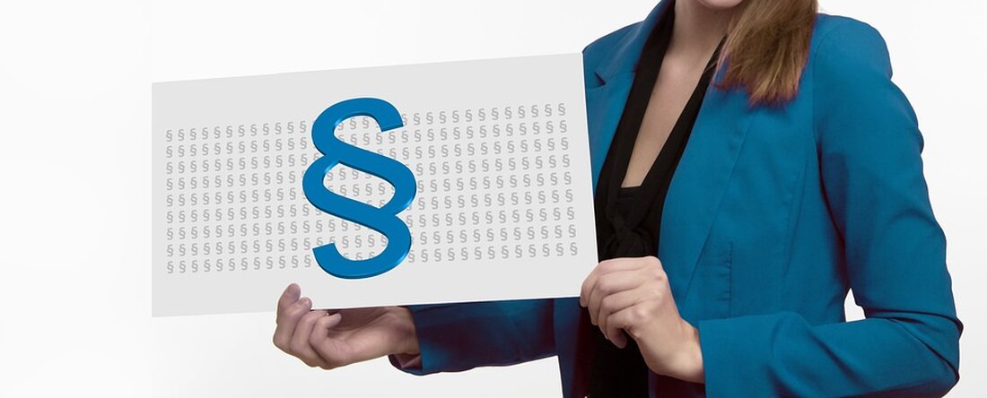 Titel: US-Sektorwächter lehnen Gesetzentwurf zum Krypto-Marktstrukturentwurf ab Das Team vor dem Finanzdienstleistungsausschuss des Repräsentantenhauses hat einen umfassenden Bericht vorgelegt, in dem es den Kryptomarkt kritisiert und eine vorteilhafte Regulierung fordert. Doch nun haben sich US-Sektorwächter zusammengeschlossen, um ihre Ablehnung gegenüber dem vorgeschlagenen Gesetzentwurf zur Krypto-Marktstrukturentwicklung zum Ausdruck zu bringen. In einer ausführlichen E-Mail an den Finanzdienstleistungsausschuss des Repräsentantenhauses erklärten verschiedene Organisationen, darunter &#8222;Americans for Financial Reform&#8220; und das Center for Responsible Lending, dass Interessengruppen im Kryptosektor aktiv gegen den vorgeschlagenen Gesetzentwurf vorgegangen seien. Dieser wird auch als &#8222;Digital Asset Market Structure Discussion Draft&#8220; bezeichnet. Die Wächter behaupteten, dass der Kryptosektor &hellip;