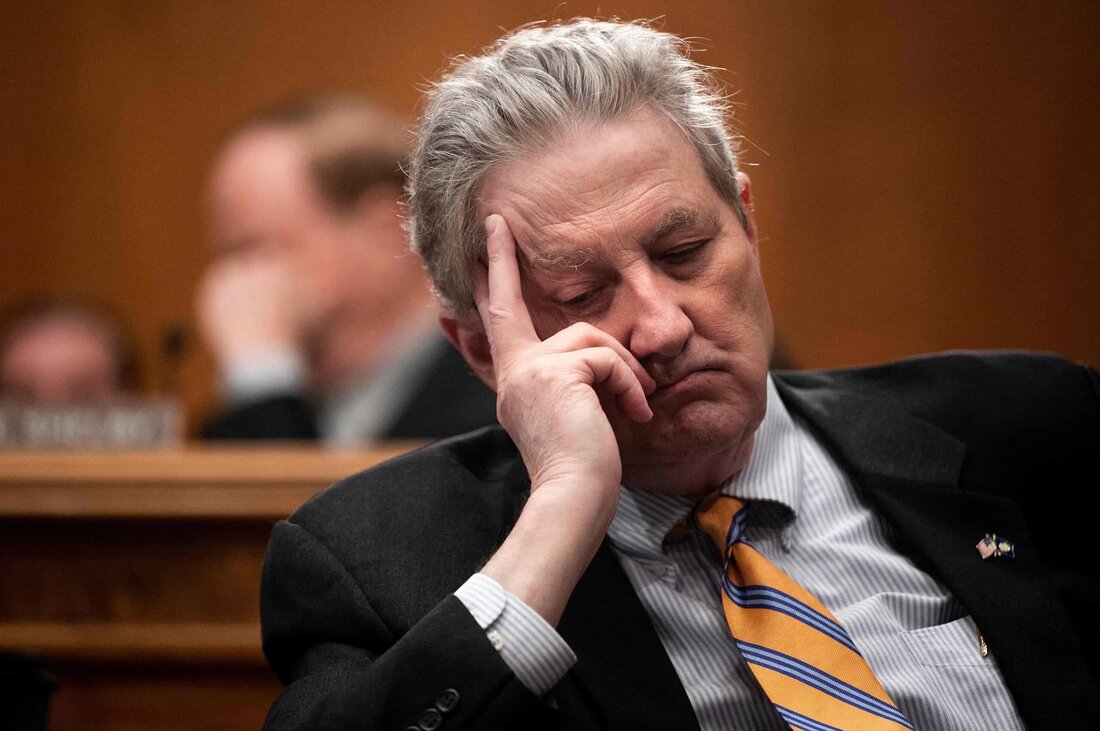 Der republikanische Senator John Kennedy aus Louisiana nannte Banken „ausgeklügelte Schneeballsysteme“, während er über die US-Bankenkrise sprach, die in den letzten zwei Monaten mehrere kryptounterstützende Finanzinstitute gefordert hat. Der Politiker sprach auch über den Zustand der Inflation, von der er glaubt, dass die Federal Reserve sie auf mindestens 8 % bringen muss, um sich abzukühlen. Banken sind Schneeballsysteme? In einem (n Interview Mit CNBC, das am Freitag vollständig ausgestrahlt wurde, betonte Kennedy, dass Banken „auf der Grundlage von Vertrauen existieren“ und im Zeitalter der fortschrittlichen Kommunikationstechnologie anfälliger gemacht wurden. „Sie sind wirklich nur – und verstehen Sie das nicht falsch …