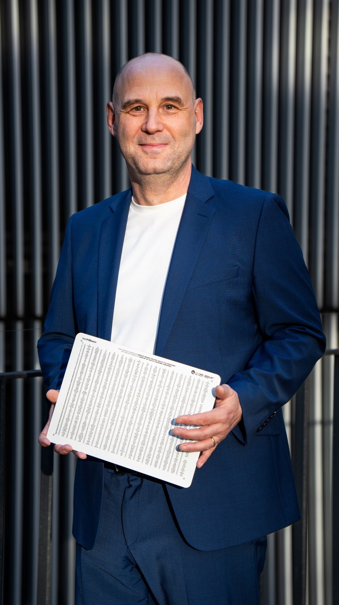 Für Hodler, die ihr digitales Vermögen vor Verlust, Diebstahl und Missbrauch schützen &#8211; ideal für Einzelpersonen, Familien und Unternehmen. Stuttgart, 11. April 2025 &#8211; Ein neues Sicherheitskonzept wurde heute in Stuttgart vorgestellt und revolutioniert die Art, wie Bitcoinbesitzer und Interessenten ihre Bitcoin 100% vor Verlust, Missbrauch und Hackern schützen können. Entwickelt von Seedprotector werden Bitcoin-Komponenten, wie Wallets und Zugänge offline gegen Notfälle und Verlustrisiken gesichert. Einzel und Mehrfachbesitzer, wie Familien und Unternehmen können erstmalig Bitcoin ohne Technik und Werkzeuge selbst verwahren und Zugänge gefahrlos physisch teilen. Seedprotector wurde von einer Gruppe erfahrener Experten auf der Grundlage globaler Geschichten über den &hellip;