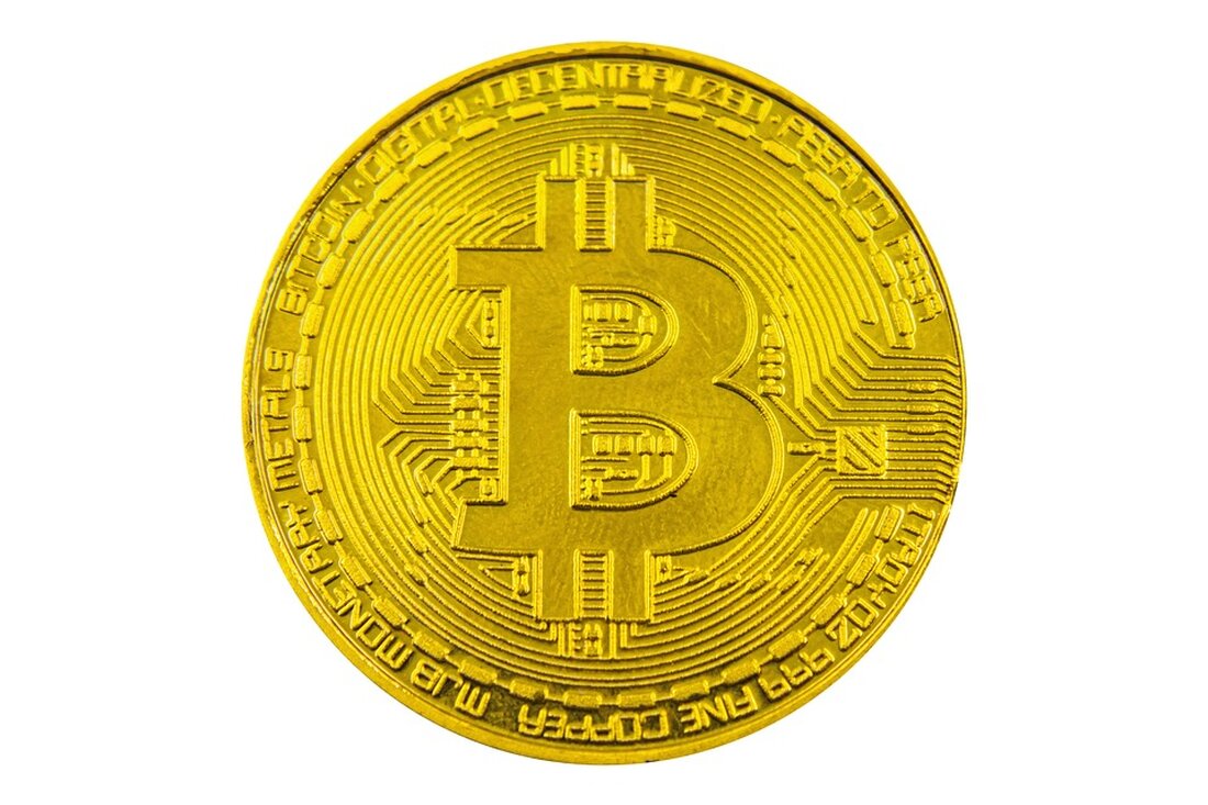 World Network und Visa: Mögliche Partnerschaft zur Entwicklung einer Stablecoin-Wallet Die Welt der Kryptowährungen und Stablecoins könnte bald eine neue Wendung nehmen, da Berichte darauf hindeuten, dass World Network, ehemals bekannt als Worldcoin, mit Visa in Verhandlungen über eine innovative Stablecoin-Wallet steht. Ziel dieser Zusammenarbeit wäre es, Krypto-Funktionen für Millionen von Visa-Nutzern bereitzustellen. Obwohl diese Gespräche noch in den Anfangsphasen sind, reagiert der Markt bereits positiv: Der Kurs von Worldcoin hat seit Bekanntwerden der Verhandlungen um 13 Prozent zugelegt. Hintergrund der Partnerschaft World Network ist ein blockchain-basiertes biometrisches Identifikationssystem, das darauf abzielt, die digitale Identität von Nutzern zu sichern und &hellip;